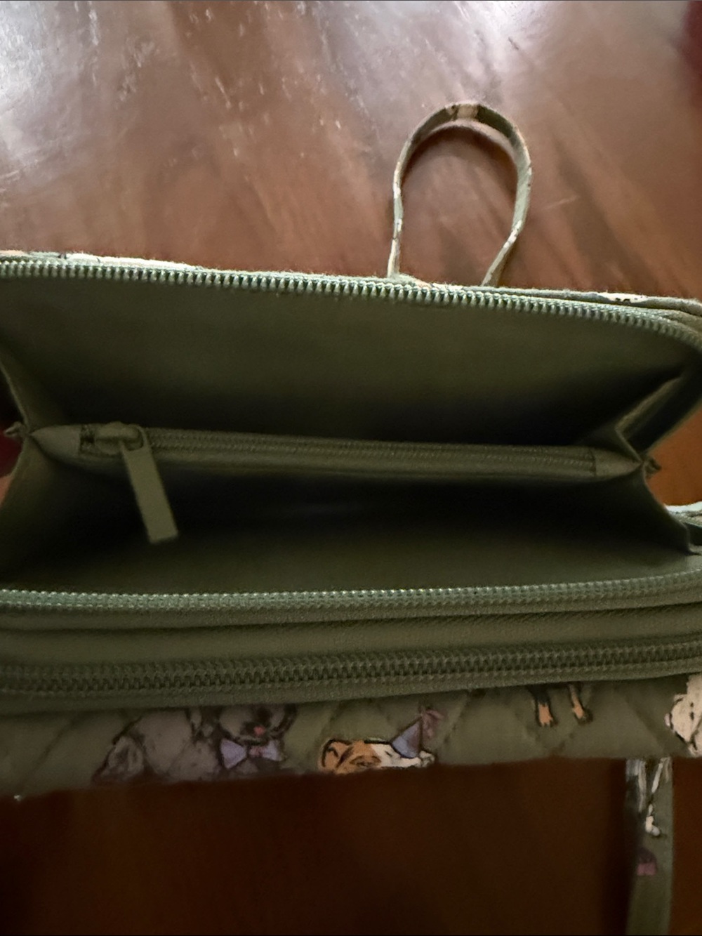 Vera Bradley Quilted Crossbody Bag in Sage Green with Dog Print - Picture 4 of 6